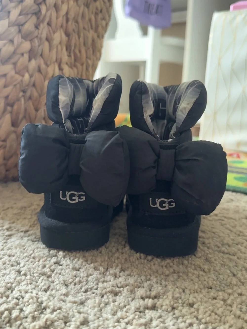 UGG Toddler/Kids Black Puffy Bow Suede Boots